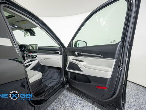 Used 2020 Kia Telluride S w/ S 8 Passenger Seating Package FWD image 42