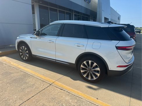 Used 2020 Lincoln Corsair Reserve w/ Equipment Group 201A FWD image 2