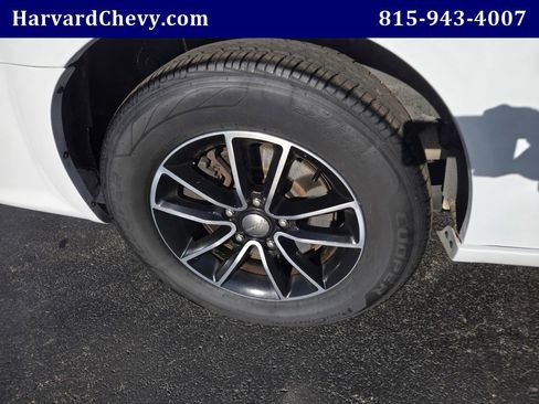 Used 2017 Dodge Grand Caravan SE image 39