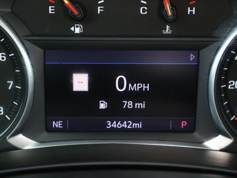 Used 2022 Chevrolet Equinox RS w/ Infotainment Package image 4