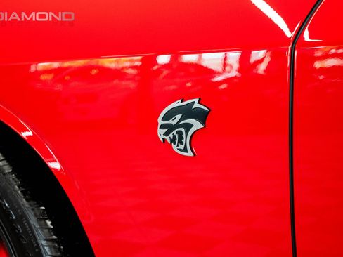 Used 2015 Dodge Challenger SRT Hellcat RWD image 7