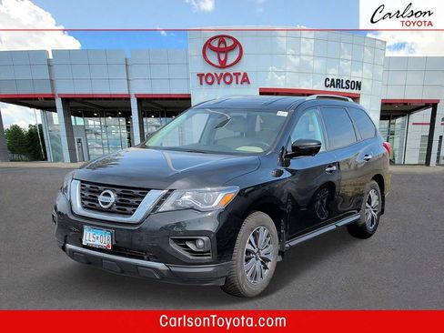 Used 2017 Nissan Pathfinder SL image 1