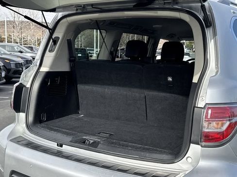 Used 2020 Nissan Armada SL image 16