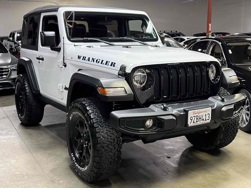 Used 2023 Jeep Wrangler Sport AWD/4WD image 8