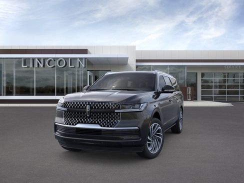 New 2026 Lincoln Navigator L Reserve AWD/4WD image 2