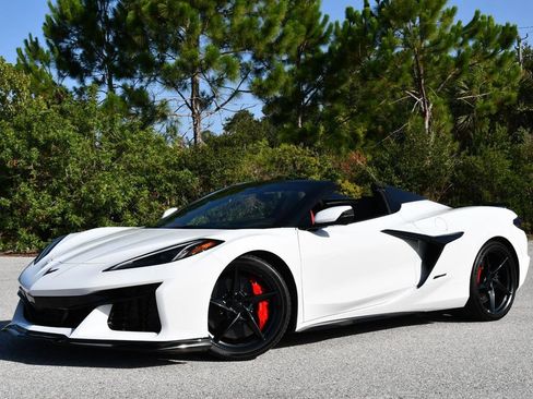 Used 2024 Chevrolet Corvette E-Ray Convertible w/ 3LZ AWD/4WD image 2