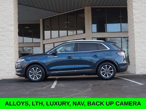 Used 2023 Lincoln Nautilus FWD w/ Premium Package image 5