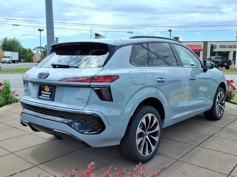 New 2026 Audi Q3 quattro 2.0T AWD/4WD image 10