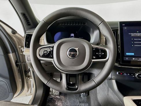 New 2026 Volvo XC90 T8 Plus w/ Protection Package Premier AWD/4WD image 11