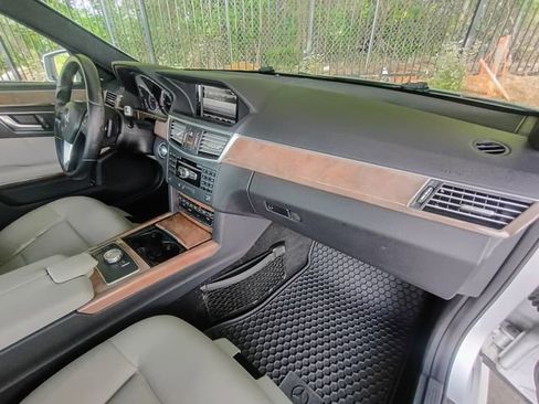 Used 2013 Mercedes-Benz E 350 Sedan image 50