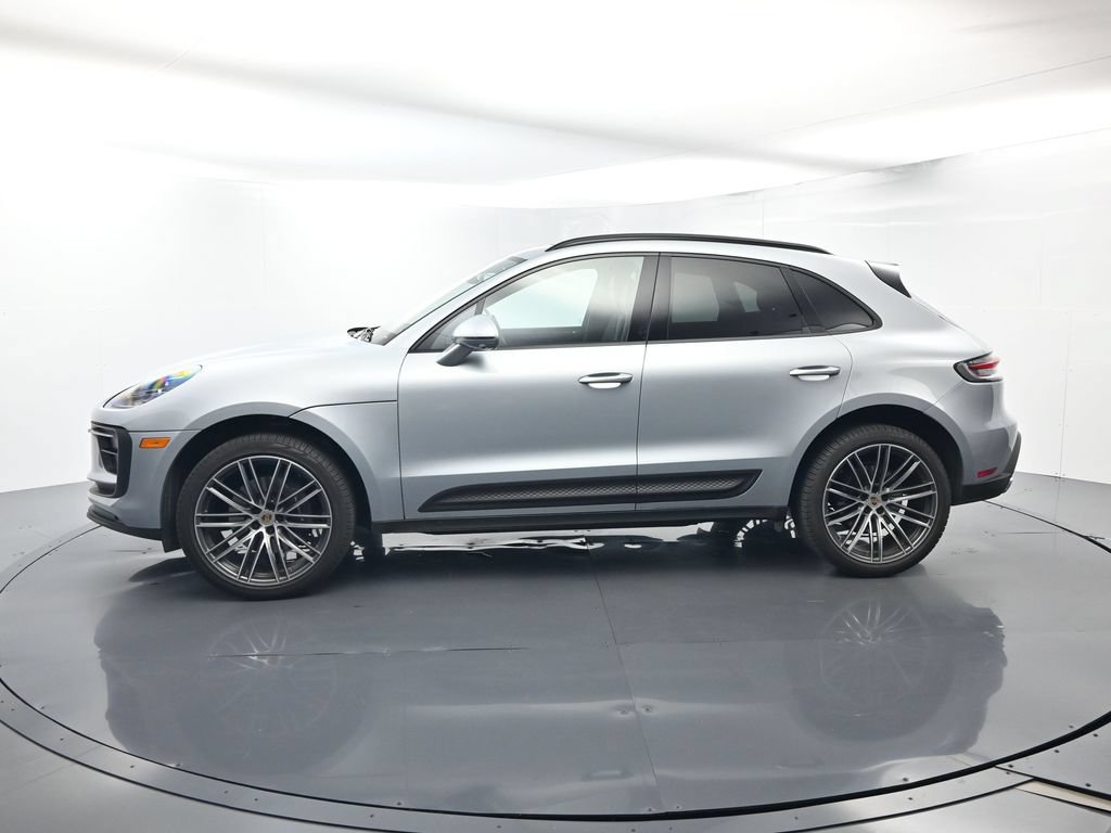 Certified 2026 Porsche Macan AWD/4WD image 2