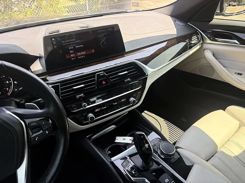 Used 2017 BMW 530i RWD image 25