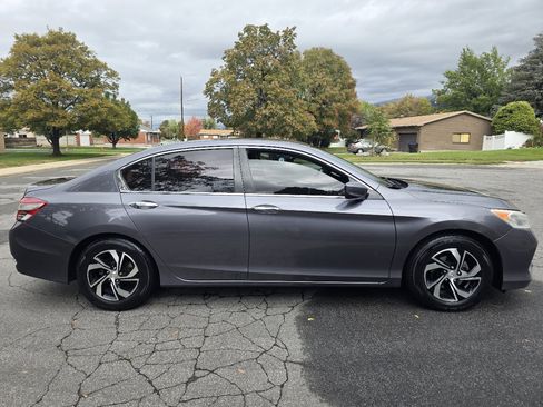 Used 2016 Honda Accord LX image 5