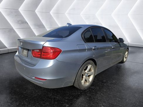 Used 2015 BMW 320i Sedan RWD image 4