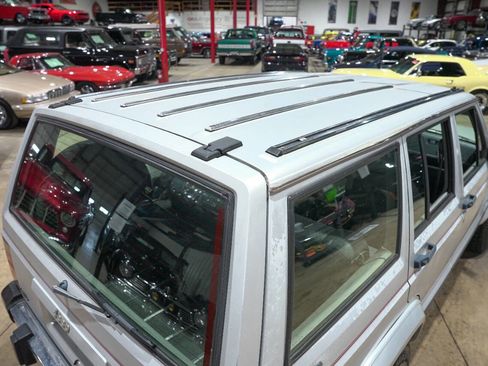 Used 1989 Jeep Cherokee Pioneer image 20