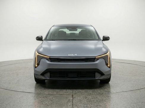 Used 2025 Kia K4 FWD image 2
