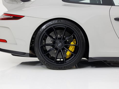 Used 2018 Porsche 911 GT3 RWD image 12