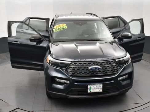 Used 2022 Ford Explorer XLT w/ Equipment Group 202A AWD/4WD image 10