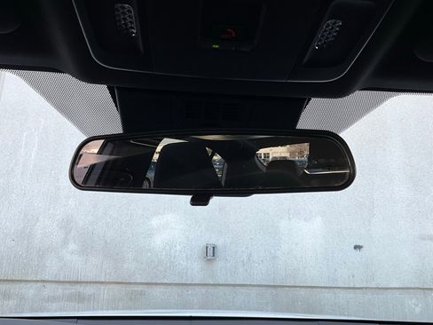 Used 2025 Toyota Camry SE image 18