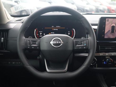 New 2026 Nissan Pathfinder Platinum AWD/4WD image 8