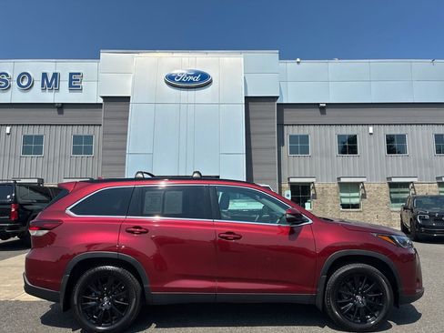 Used 2019 Toyota Highlander SE AWD/4WD image 11