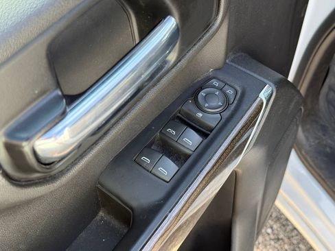 Used 2022 Chevrolet Silverado 1500 LT AWD/4WD image 16