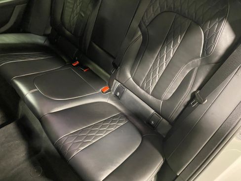 Used 2022 BMW X6 M50i w/ Executive Package image 18