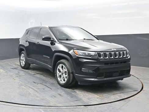 Used 2025 Jeep Compass Sport AWD/4WD image 2