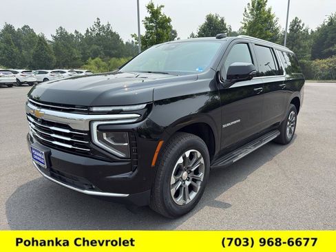 Used 2025 Chevrolet Suburban LT w/ Comfort Package AWD/4WD image 1