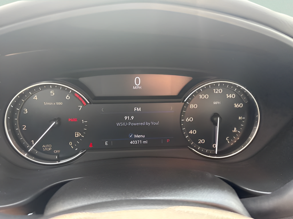 Used 2019 Cadillac XT4 Premium Luxury w/ Cold Weather Package FWD image 21