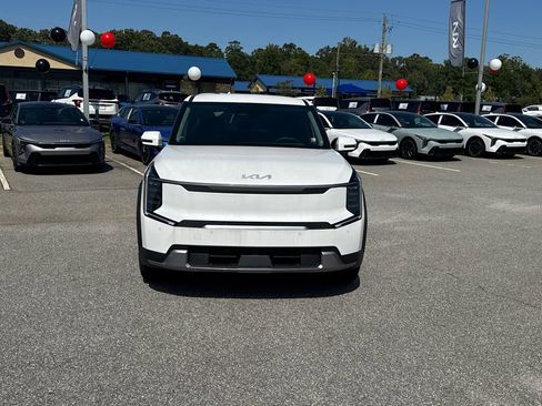 New 2024 Kia EV9 Light image 8