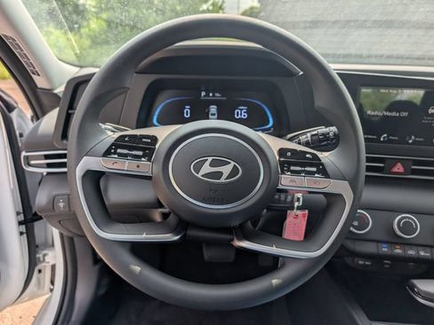 New 2026 Hyundai Elantra SE FWD image 14