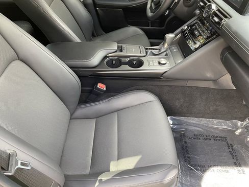 Used 2025 Lexus IS 300 F Sport RWD image 16
