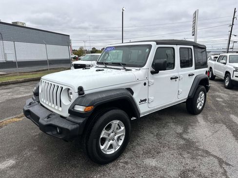 Used 2023 Jeep Wrangler Sport S image 8