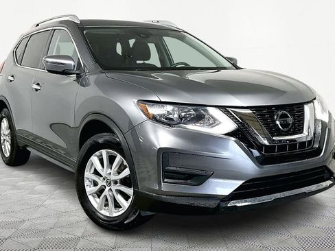 Used 2019 Nissan Rogue SV image 1
