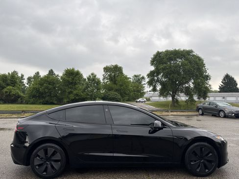 Used 2025 Tesla Model 3 RWD image 2