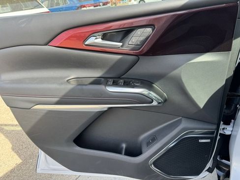 Certified 2024 Chevrolet Traverse RS w/ LPO, Floor Liner Package image 24