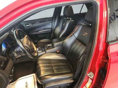 Used 2017 Chrysler 300 S w/ 300S Premium Group AWD/4WD image 9