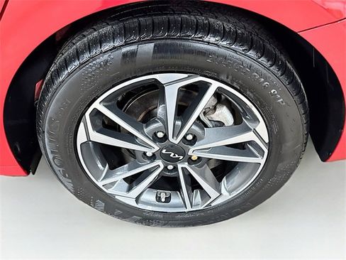 Used 2023 Kia Forte LXS image 29