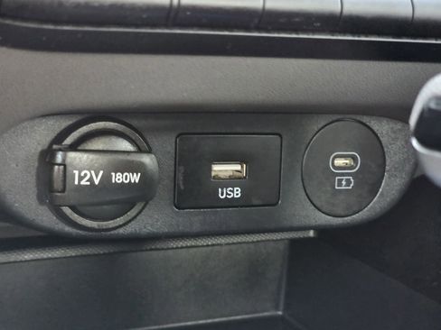 Used 2024 Hyundai Elantra SEL image 28