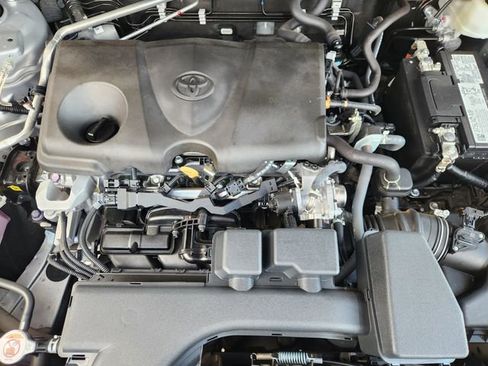 Used 2022 Toyota RAV4 LE image 25