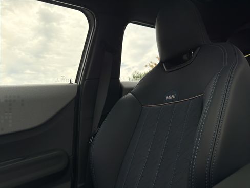 Used 2025 MINI Cooper S FWD image 27