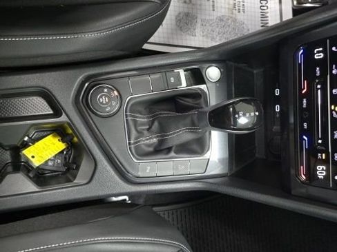 Used 2023 Volkswagen Tiguan SE R-Line AWD/4WD image 16