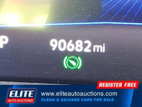 Used 2022 Volkswagen Tiguan SE w/ Panoramic Sunroof Package image 29