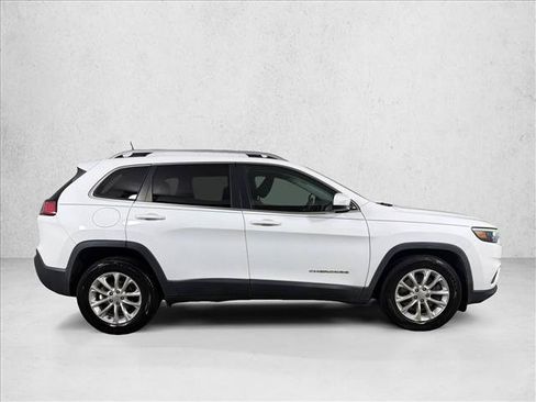 Used 2019 Jeep Cherokee Latitude w/ Popular Appearance Group FWD image 2