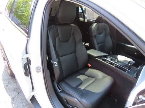Used 2020 Volvo V60 T5 Cross Country w/ Protection Package Premier AWD/4WD image 16