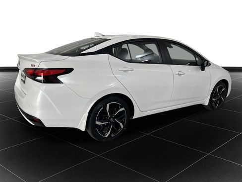 New 2025 Nissan Versa SR w/ Trunk Package image 5