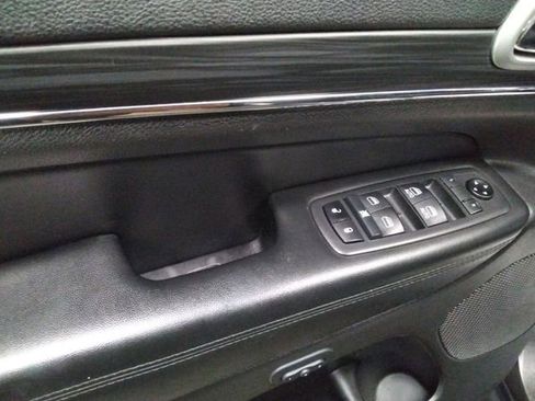 Used 2019 Jeep Grand Cherokee Limited image 34