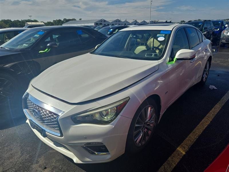 Used 2018 INFINITI Q50 Luxe w/ Essential Package (3.0T Luxe) AWD/4WD image 4