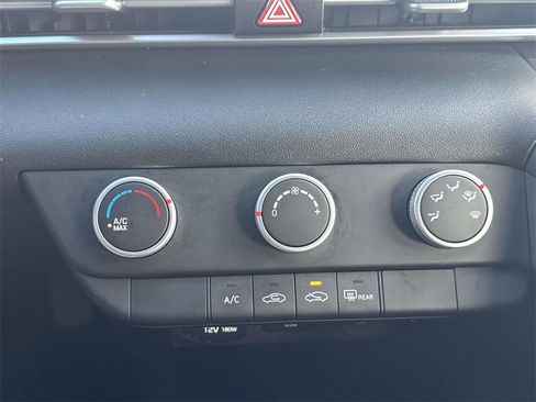 Certified 2021 Hyundai Elantra SE image 27